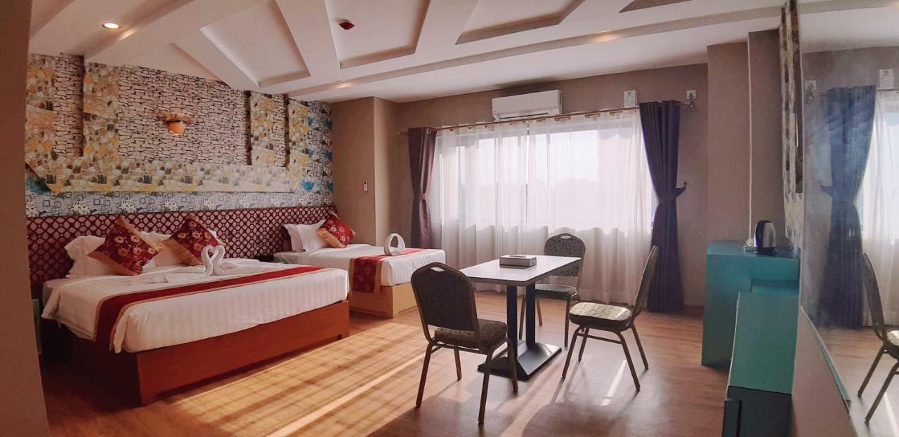 H Plus Hotel Yangon Exterior foto