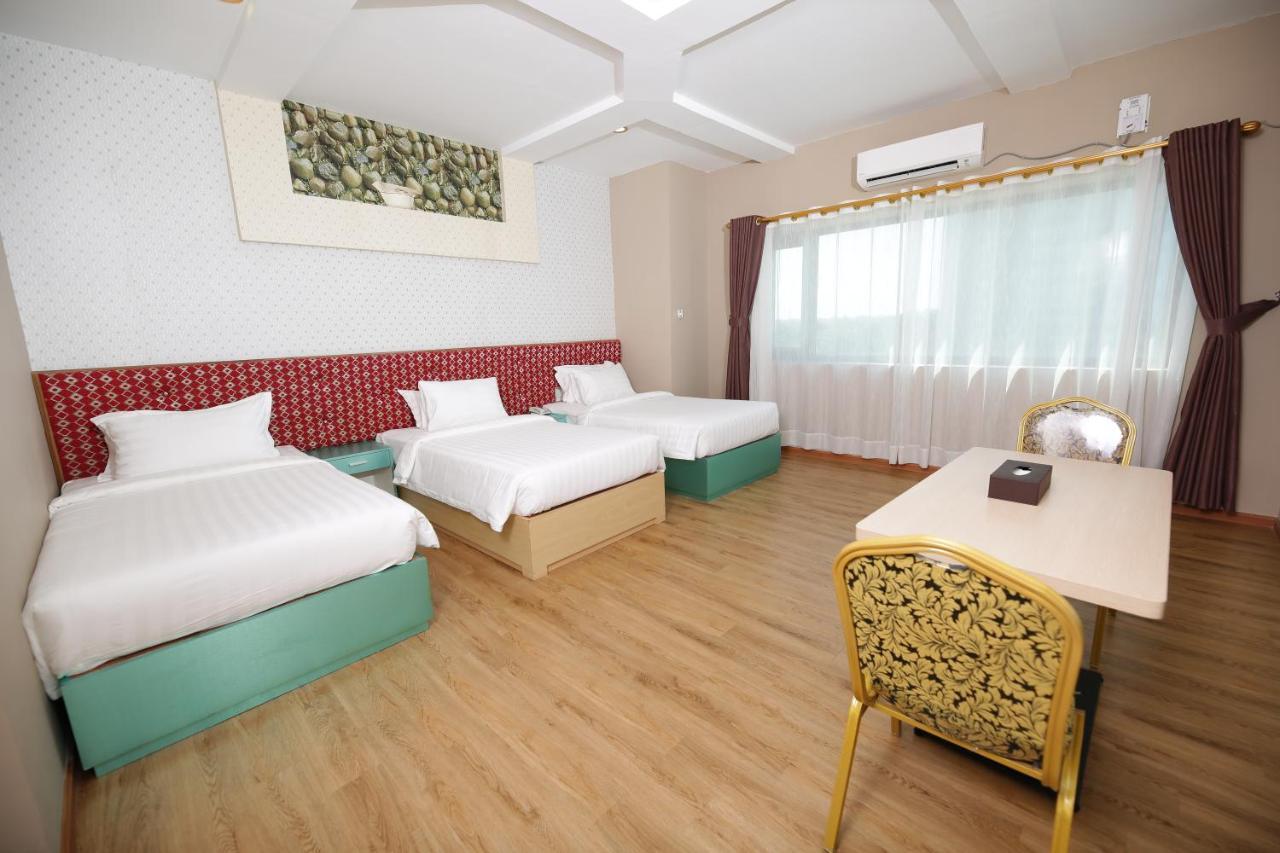 H Plus Hotel Yangon Exterior foto